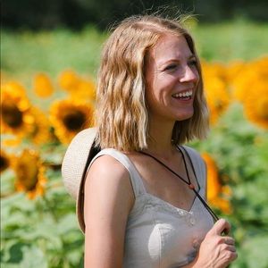 Meet your Posher, Cortney